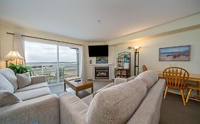 Waters Edge 402